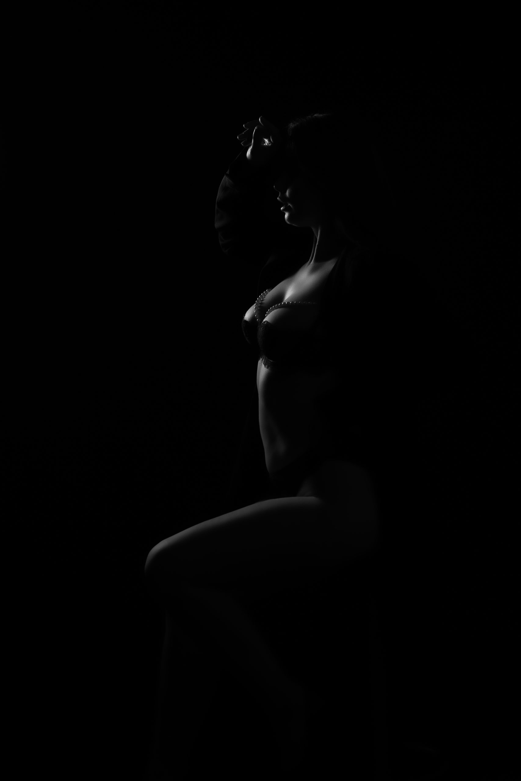 Naturalna sesja kobieca w studio Moment Narrator